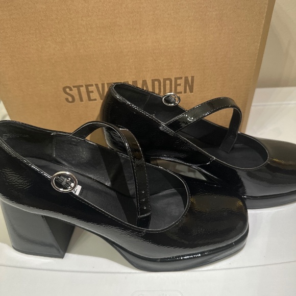 Shoes - Picture 1 of 6